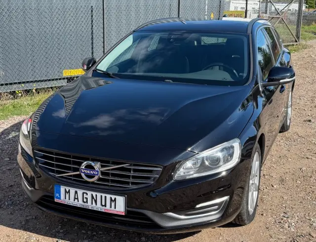 VOLVO V60 D4 Drive-E Momentum