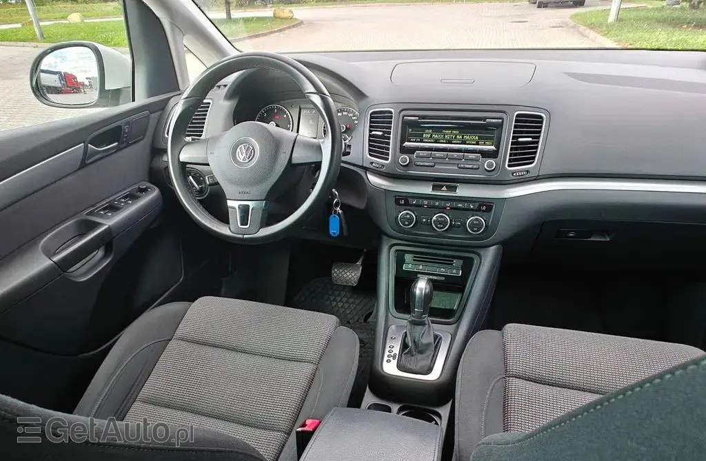 VOLKSWAGEN Sharan 