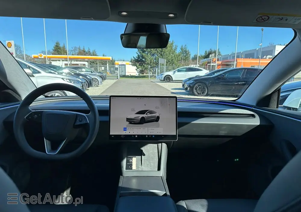 TESLA Model 3 