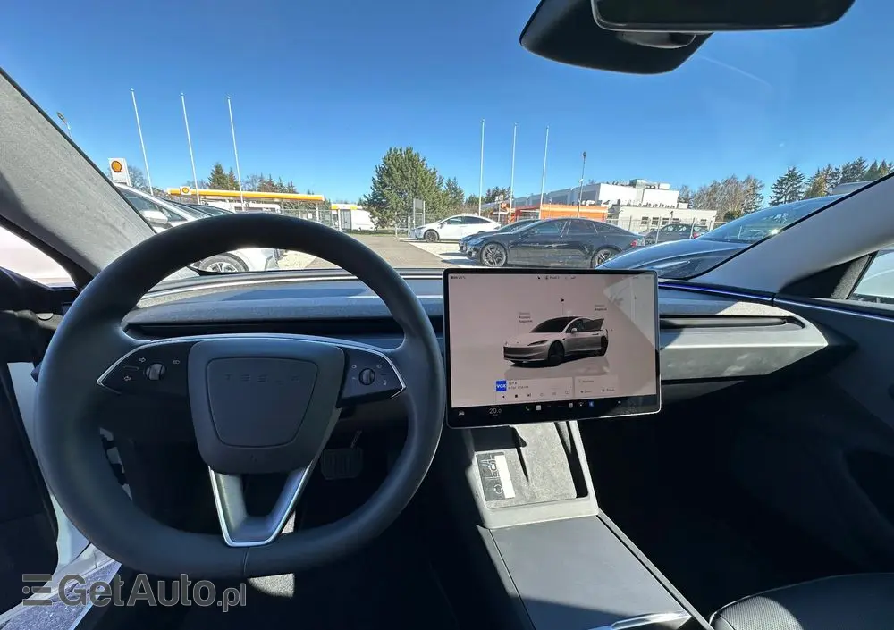 TESLA Model 3 
