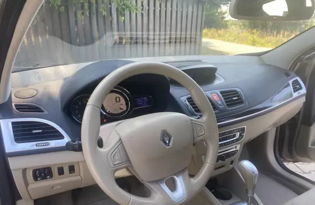 RENAULT Megane 2.0 16V (140 KM) CVT