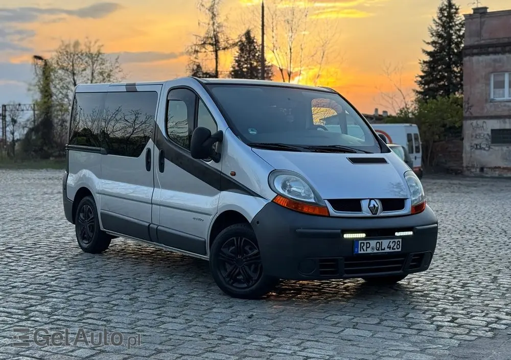 RENAULT Trafic 2.5 DCI 135 KM 