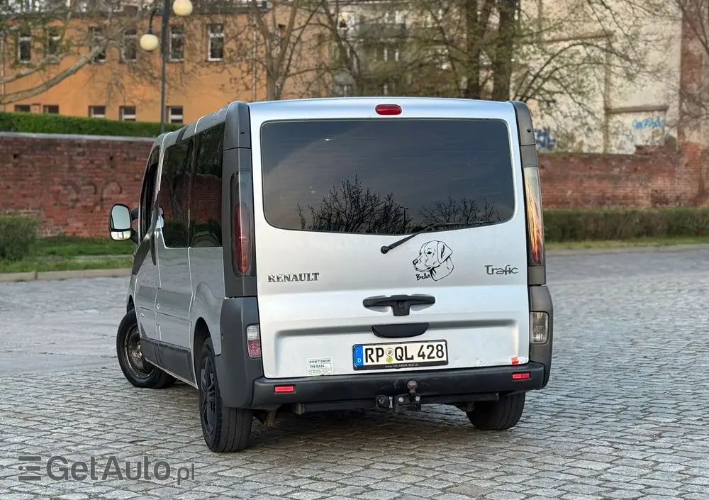 RENAULT Trafic 2.5 DCI 135 KM 