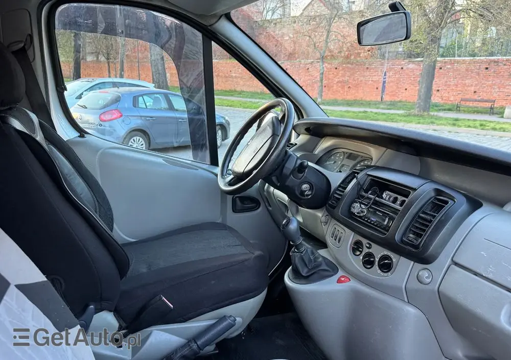 RENAULT Trafic 2.5 DCI 135 KM 