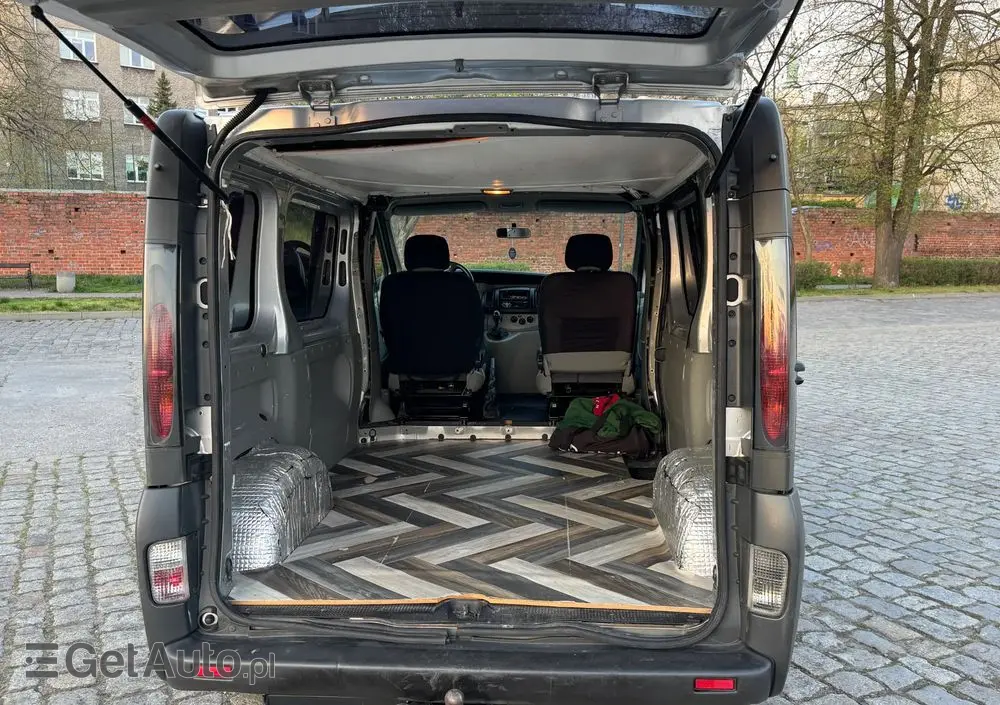 RENAULT Trafic 2.5 DCI 135 KM 