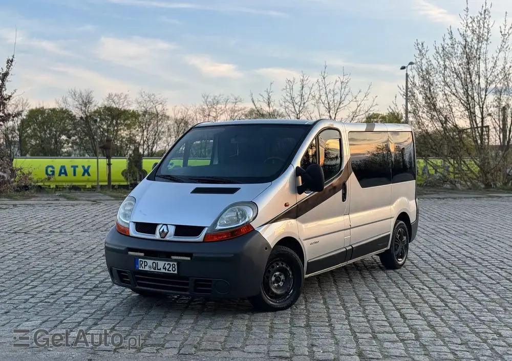 RENAULT Trafic 2.5 DCI 135 KM 