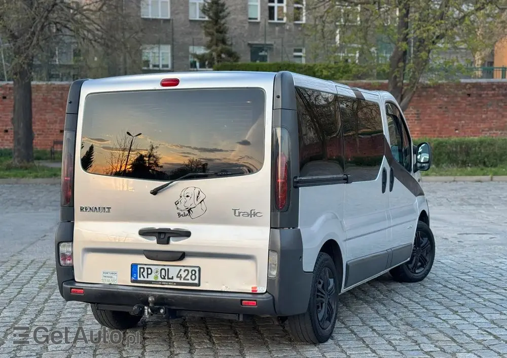 RENAULT Trafic 2.5 DCI 135 KM 