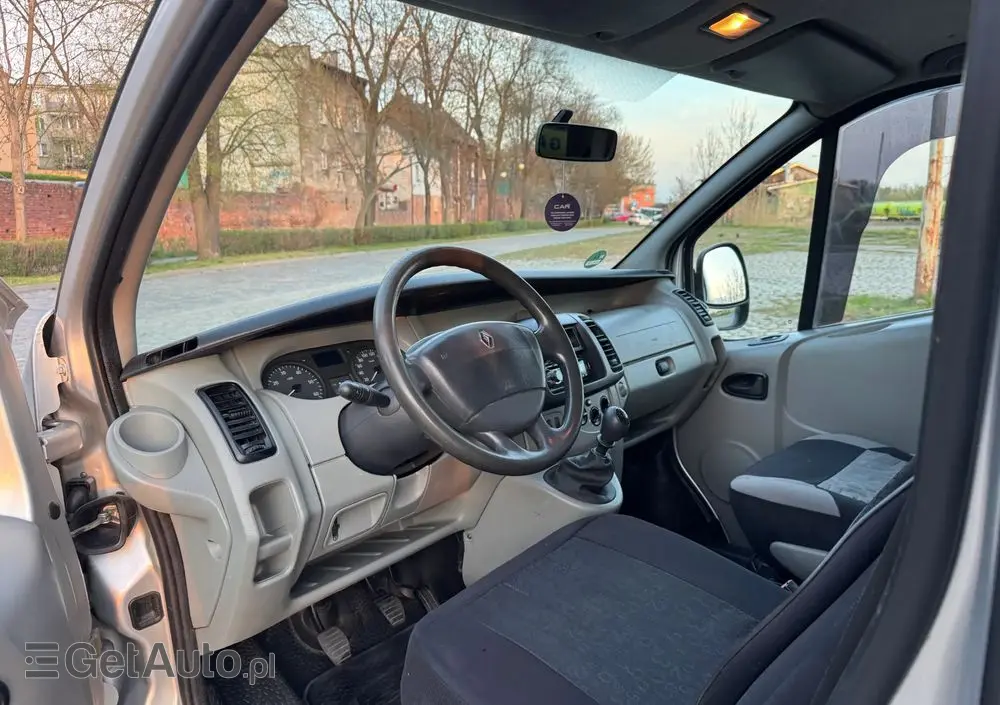 RENAULT Trafic 2.5 DCI 135 KM 