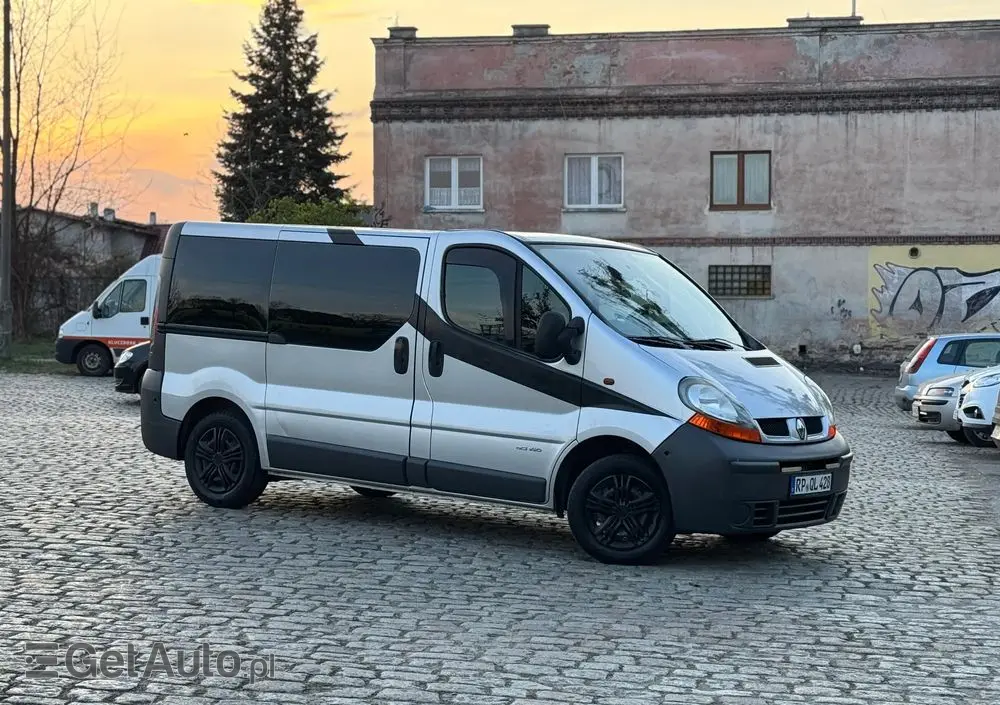 RENAULT Trafic 2.5 DCI 135 KM 