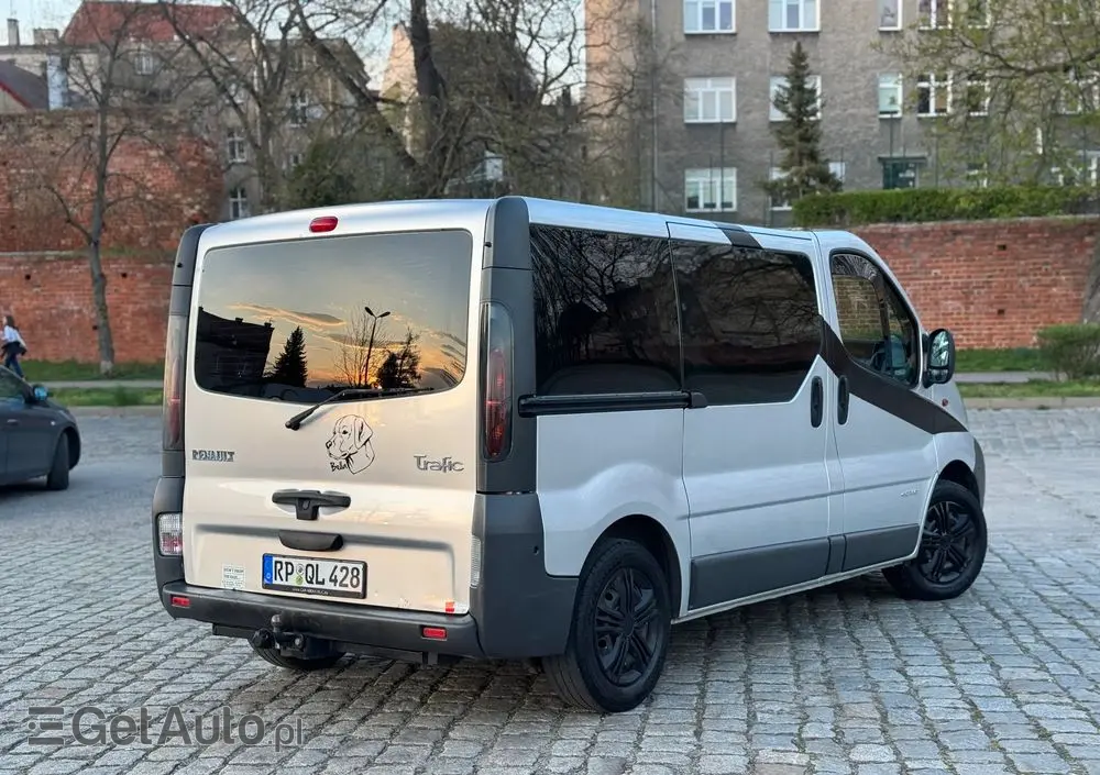 RENAULT Trafic 2.5 DCI 135 KM 