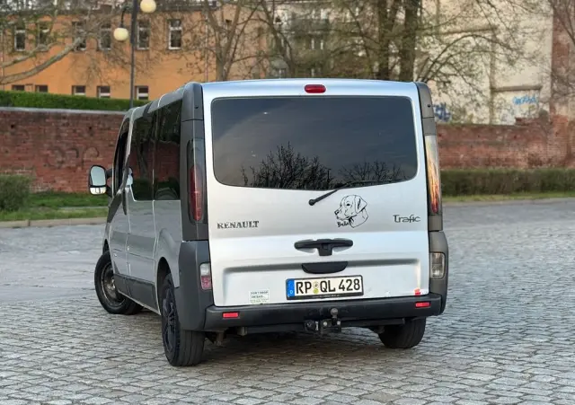 RENAULT Trafic 2.5 DCI 135 KM 