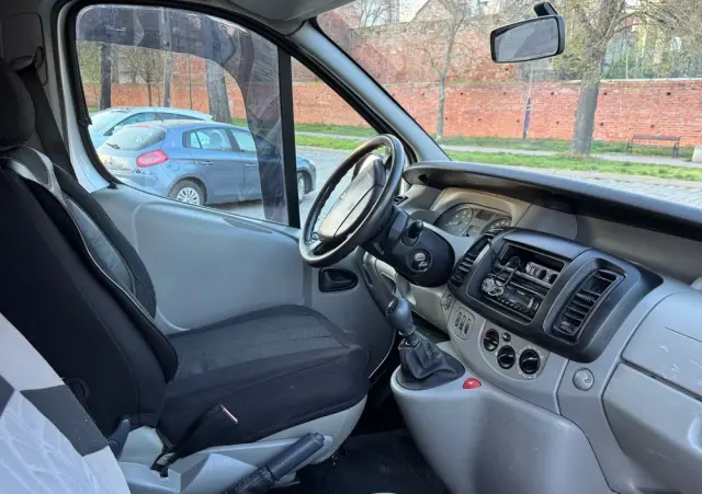 RENAULT Trafic 2.5 DCI 135 KM 