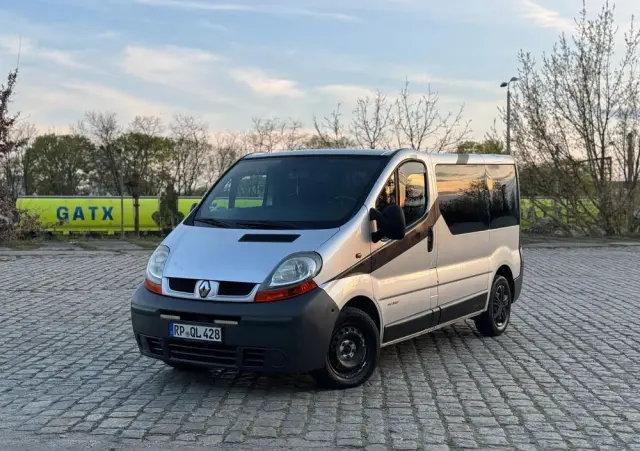RENAULT Trafic 2.5 DCI 135 KM 