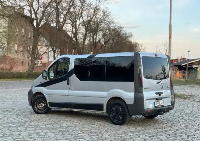 RENAULT Trafic 2.5 DCI 135 KM 