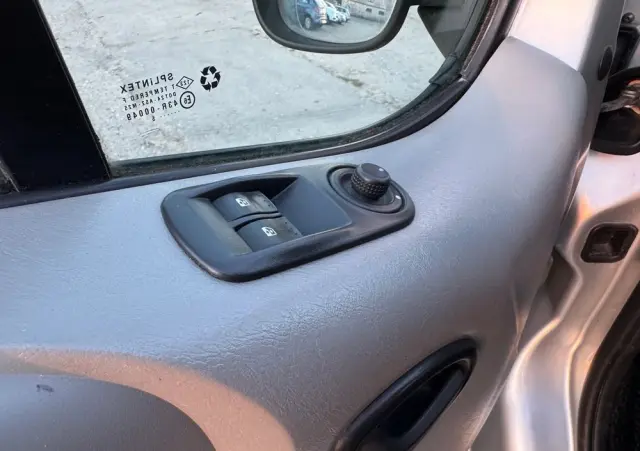 RENAULT Trafic 2.5 DCI 135 KM 