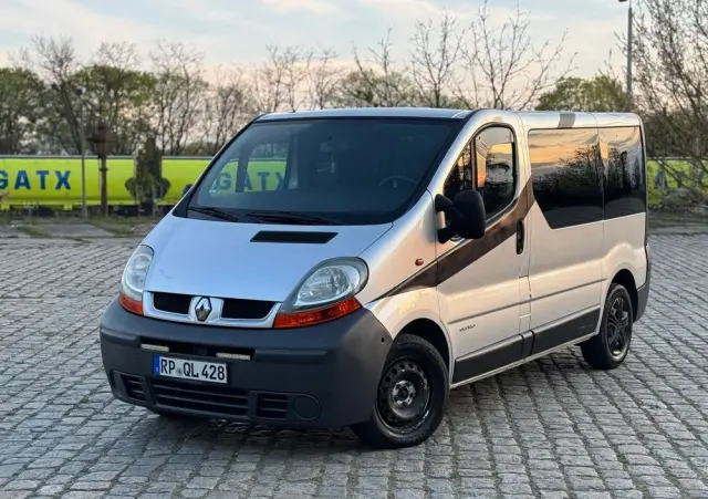 RENAULT Trafic 2.5 DCI 135 KM 