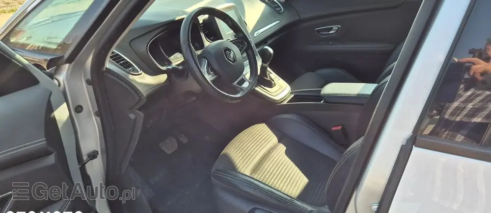 RENAULT Grand Scenic TCe 140 GPF EDC BLACK EDITION