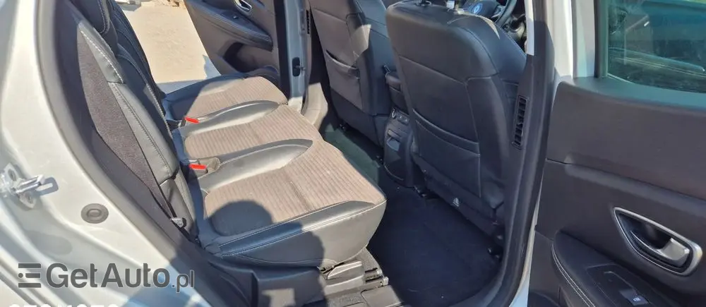 RENAULT Grand Scenic TCe 140 GPF EDC BLACK EDITION