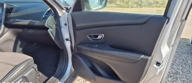 RENAULT Grand Scenic TCe 140 GPF EDC BLACK EDITION