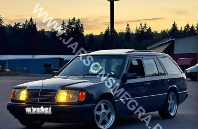 MERCEDES-BENZ W 124 