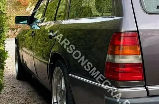 MERCEDES-BENZ W 124 