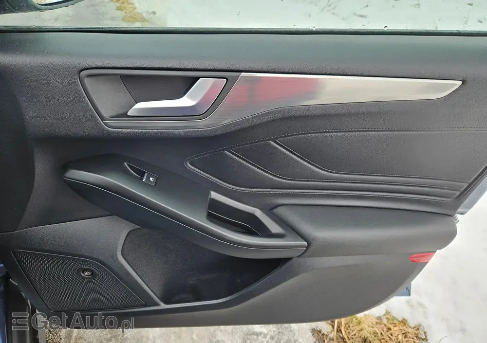 FORD Focus SW Ver-2-0-ecoblue-start--stopp--system-titanium-x