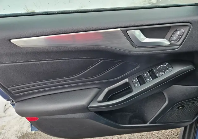 FORD Focus SW Ver-2-0-ecoblue-start--stopp--system-titanium-x