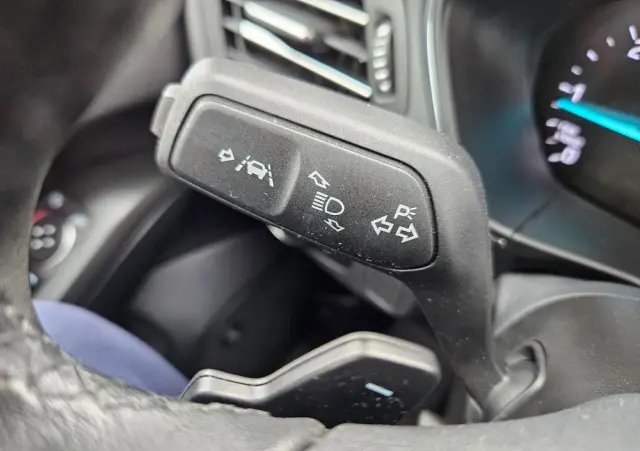 FORD Focus SW Ver-2-0-ecoblue-start--stopp--system-titanium-x