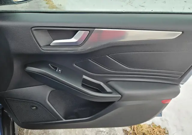 FORD Focus SW Ver-2-0-ecoblue-start--stopp--system-titanium-x