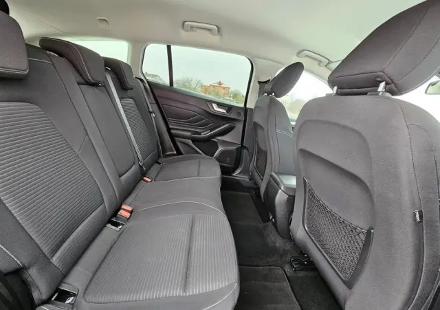 FORD Focus SW Ver-2-0-ecoblue-start--stopp--system-titanium-x