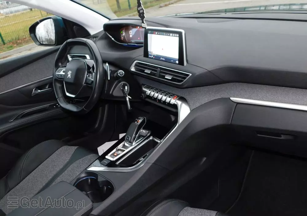 PEUGEOT 5008 1.2 PureTech Allure S&S EAT8