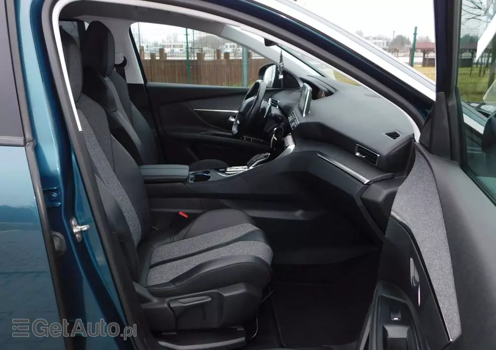 PEUGEOT 5008 1.2 PureTech Allure S&S EAT8