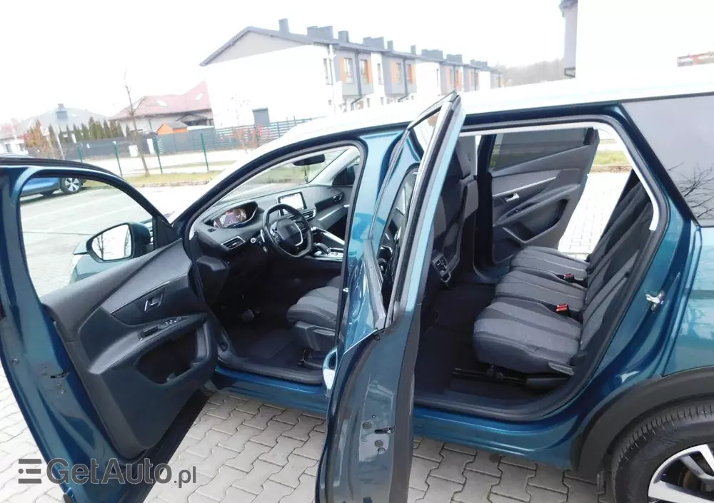 PEUGEOT 5008 1.2 PureTech Allure S&S EAT8