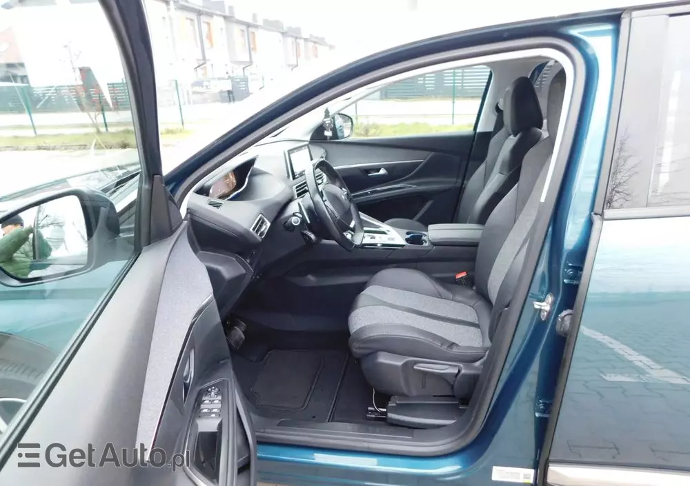 PEUGEOT 5008 1.2 PureTech Allure S&S EAT8