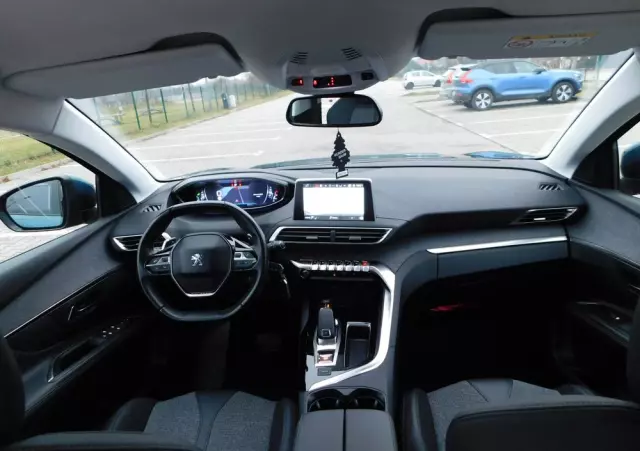 PEUGEOT 5008 1.2 PureTech Allure S&S EAT8