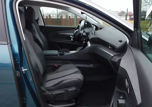 PEUGEOT 5008 1.2 PureTech Allure S&S EAT8