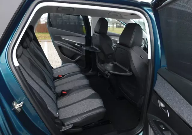 PEUGEOT 5008 1.2 PureTech Allure S&S EAT8