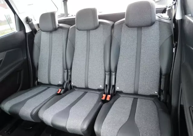 PEUGEOT 5008 1.2 PureTech Allure S&S EAT8