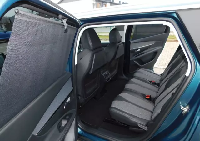 PEUGEOT 5008 1.2 PureTech Allure S&S EAT8