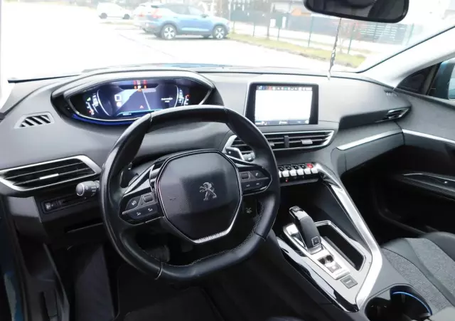 PEUGEOT 5008 1.2 PureTech Allure S&S EAT8