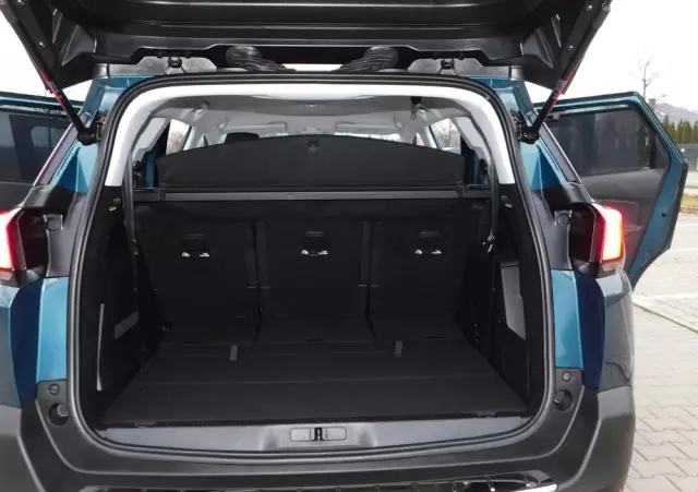 PEUGEOT 5008 1.2 PureTech Allure S&S EAT8