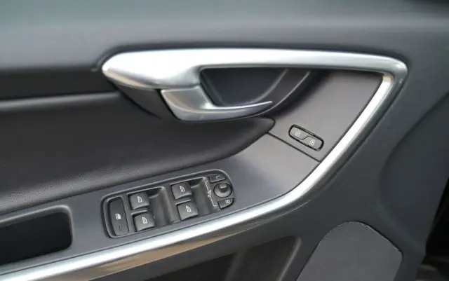 VOLVO XC 60 D4 Geartronic Summum