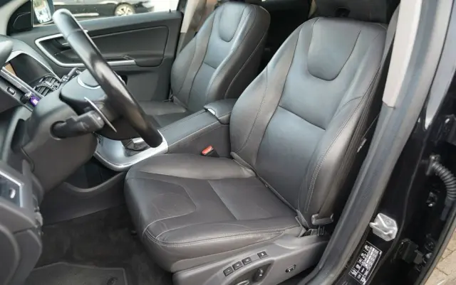 VOLVO XC 60 D4 Geartronic Summum