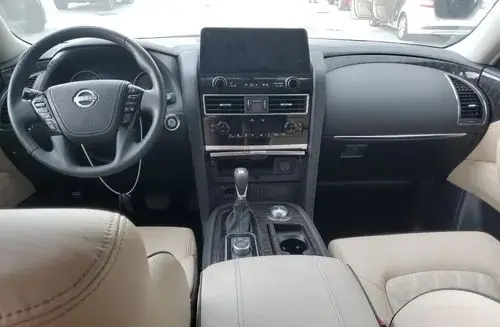NISSAN Armada 