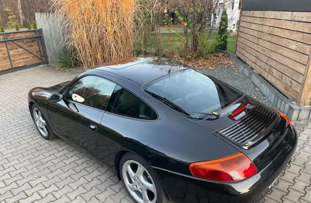PORSCHE 911 