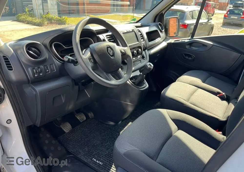RENAULT Trafic 