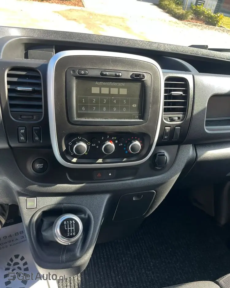 RENAULT Trafic 