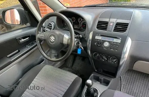 SUZUKI SX4 