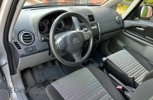 SUZUKI SX4 