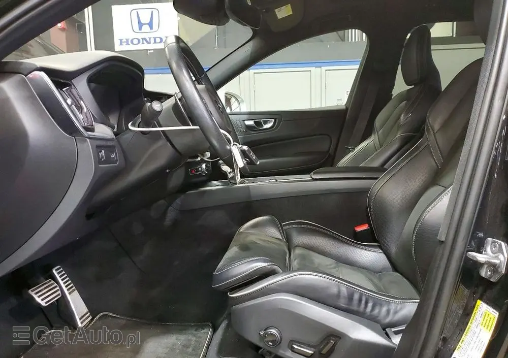 VOLVO XC 60 T5 AWD Geartronic RDesign